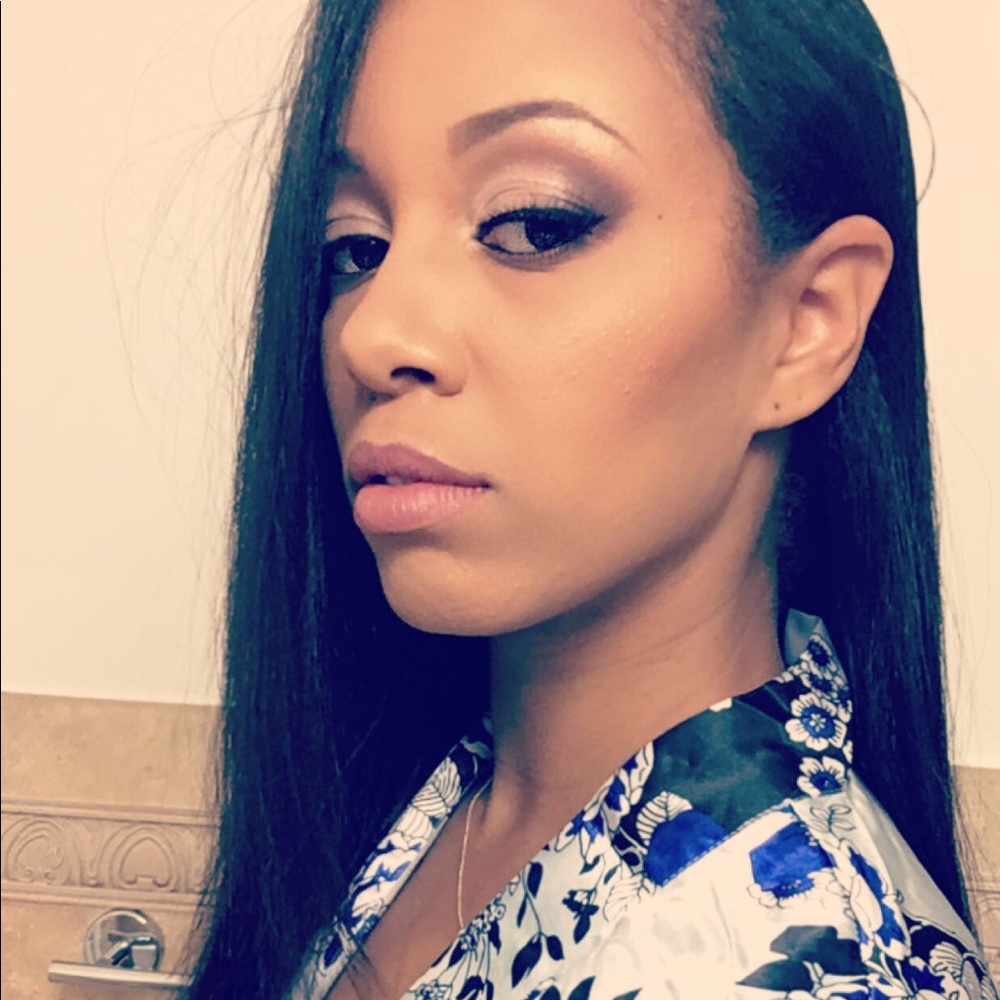 Oh snap, it’s Alyx! Poshmark is giving me life!